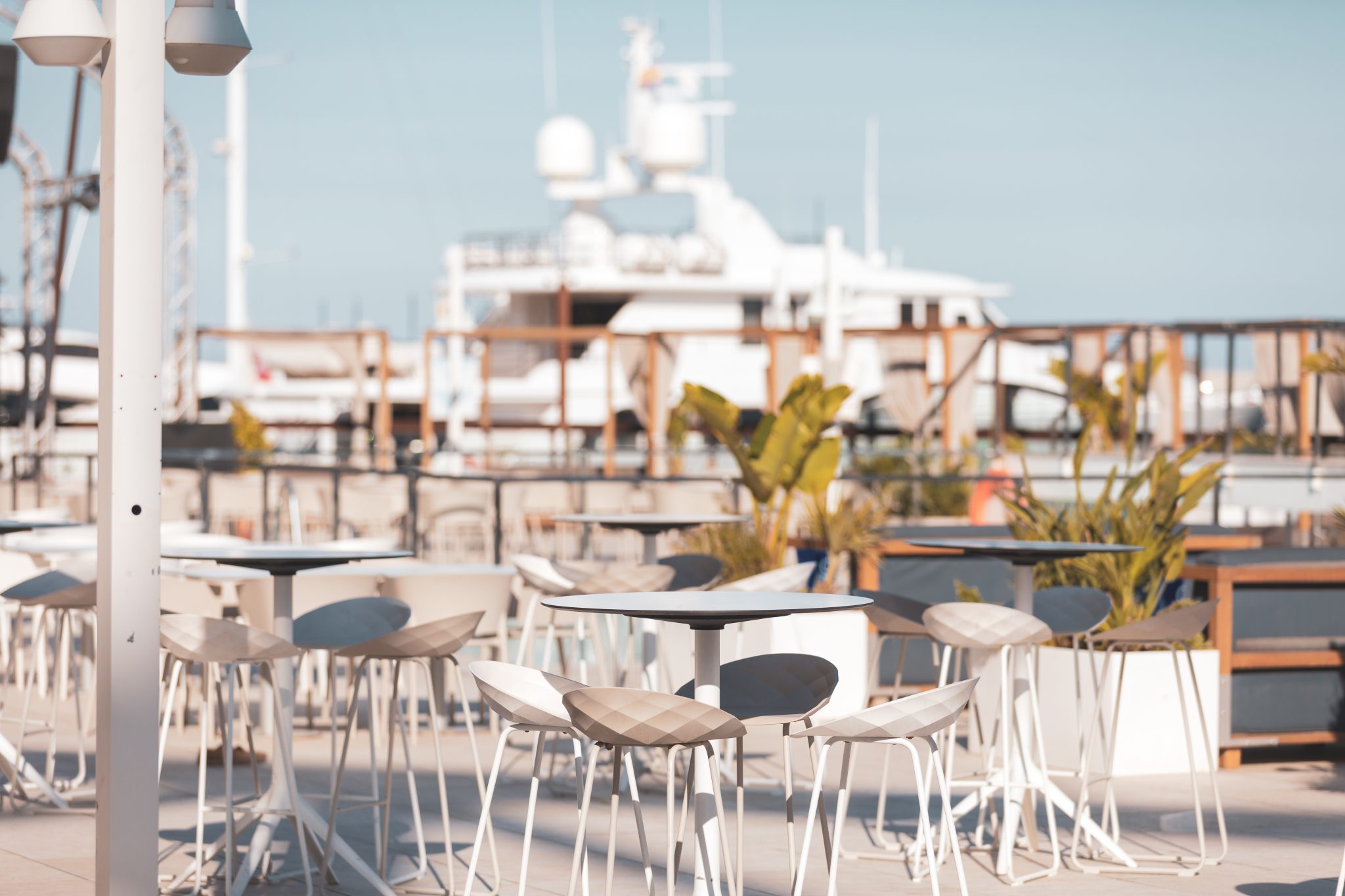 Go Beach Barcelona | Pool Party Barcelona | Beach Club in Barcelona